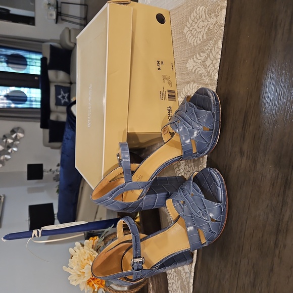 Michael Kors Shoes - Picture 1 of 7